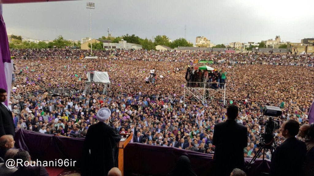 واکنش ها  به هتاکی خودسران در روز وحدت جهان اسلام/هشتگ حمایت از روحانی ترند جهانی شد