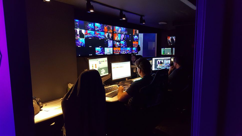 esports-arena-production-mike-sorrentino-cnet