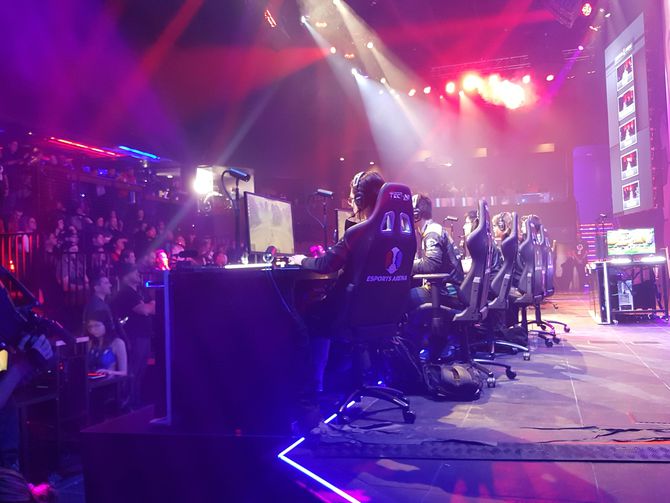 Las Vegas Esports Arena gives hard-core gaming a glitzy stage