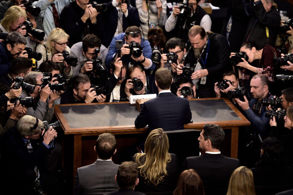 TOPSHOT-US-internet-Facebook