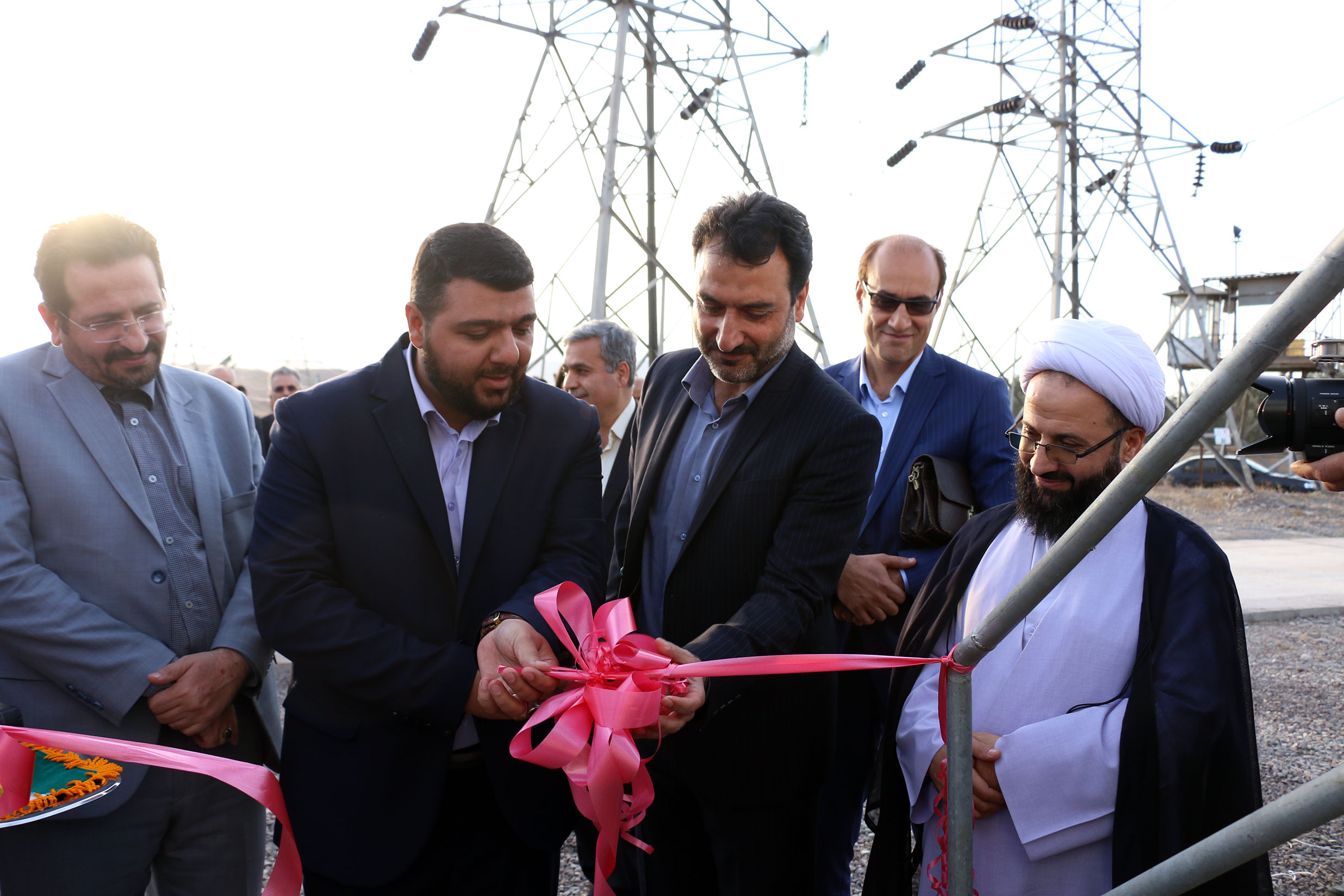 افتتاح و بهره برداری از یک دستگاه فیدر سیار 63 کیلوولت افتتاح و بهره برداری از یک دستگاه فیدر سیار 63 کیلوولت