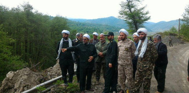 بازدید مسئول دفتر نمایندگی ولی فقیه سپاه قدس گیلان از مناطق سیل زده مازندران