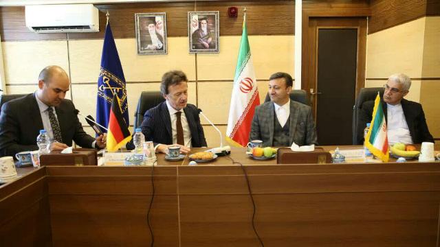 تلاش می کنیم تا زمینه های سرمایه گذاری آلمان با شهرداری رشت فراهم شود تلاش می کنیم تا زمینه های سرمایه گذاری آلمان با شهرداری رشت فراهم شود