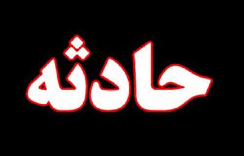خواب آلودگی راننده سبب واژگونی کامیون حامل سوخت در آستارا شد