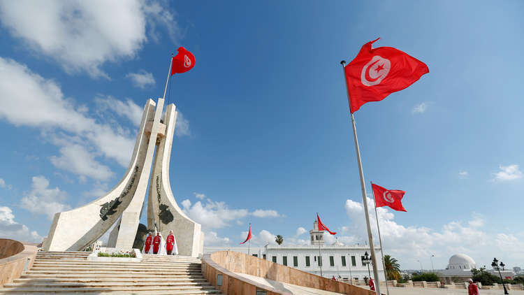 بحران سیاسی در تونس بر سر تشکیل دولت ائتلافی/احتمال توافق پنهان «غنوشی» با احزاب رقیب برای تقسیم قدرت بحران سیاسی در تونس بر سر تشکیل دولت ائتلافی/احتمال توافق پنهان «غنوشی» با احزاب رقیب برای تقسیم قدرت