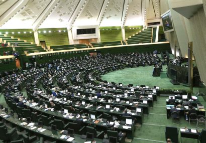 مجلس از روز یکشنبه در ۳ شیفت لایحه الزامات بودجه سنواتی را بررسی می کند مجلس از روز یکشنبه در ۳ شیفت لایحه الزامات بودجه سنواتی را بررسی می کند