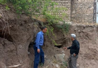 کشف چند گور باستانی هنگام خاکبرداری در رودبار
