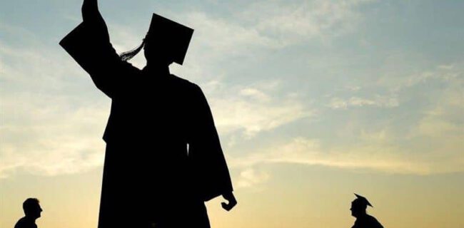 آینده با حمایت عملی از دانشجویان امروز ساخته می شود