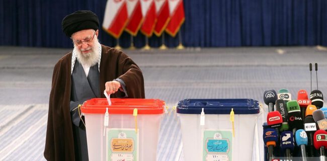مردم مسالۀ رای‌دادن و حضور در این آزمون مهم سیاسی را جدی بگیرند