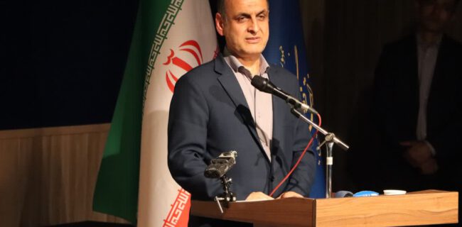 تجلیل استاندار گیلان از دانش آموزان نخبه ورزشی