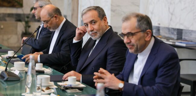 پایان دومین دور از مذاکرات غیرمستقیم ایران و آمریکا/ دور سوم؛ شنبه ۶ اردیبهشت