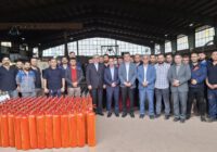 کارگران در خط مقدم تولید و اقتصاد کشور هستند