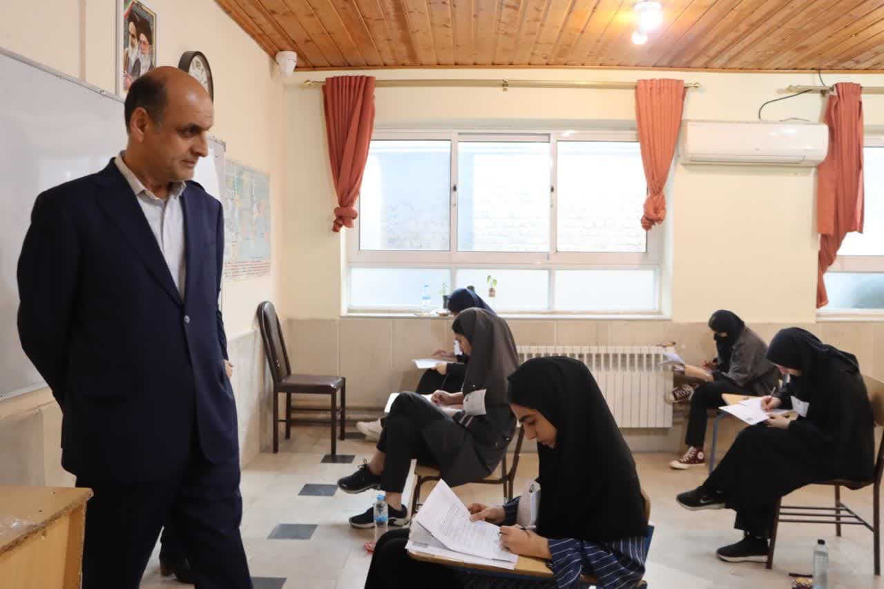 بازدید استاندار از برگزاری کنکور 1404 گیلان