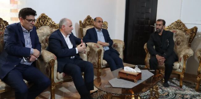 تجلیل وزیر دادگستری از خانواده های شهدای جنگ ۱۲ روزه در فومن