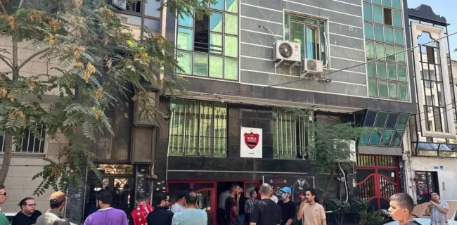 تجمع اعتراضی هواداران پرسپولیس علیه درویش
