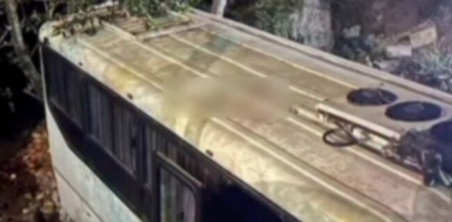 سقوط مینی‌بوس به داخل رودخانه در ماسوله؛ ۳ نفر مصدوم شدند