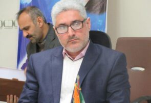 پیاده رو؛ حق شهروندان، غنیمت مغازه داران (روایتی از شهری که در آن عابران جایی برای قدم زدن ندارند)