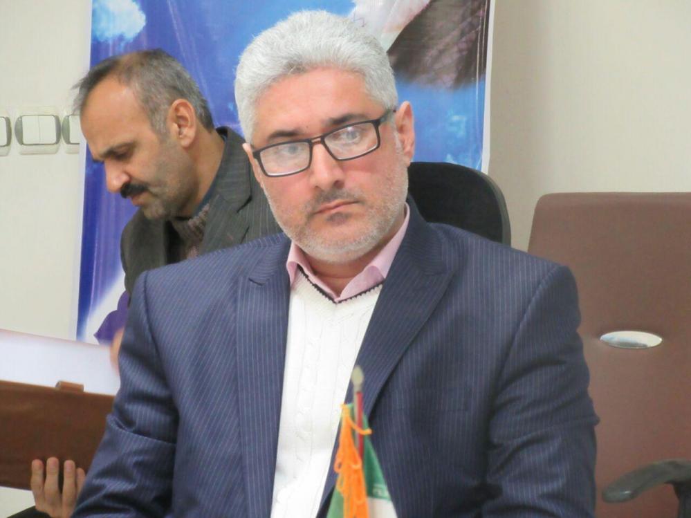 پیاده رو؛ حق شهروندان، غنیمت مغازه داران (روایتی از شهری که در آن عابران جایی برای قدم زدن ندارند)