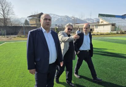 زمین ورزشی شهدای لنگرود بدون تجهیز کامل قابلیت بهرهبرداری ندارد زمین ورزشی شهدای لنگرود بدون تجهیز کامل قابلیت بهرهبرداری ندارد