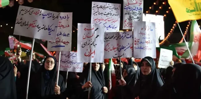 روزنامه جوان: دشمن در حال تبدیل تجمعات خیابانی به محل تسویه حساب های سیاسی است