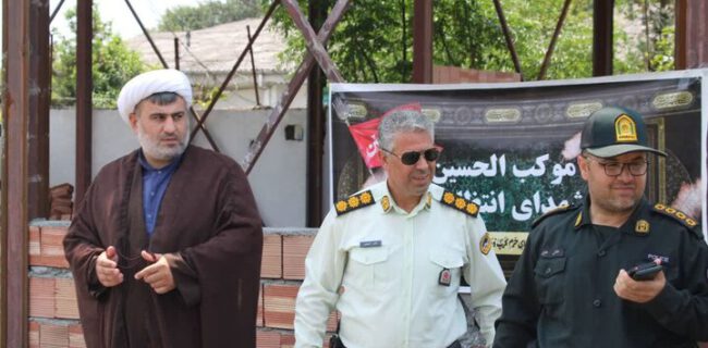 استقبال موکب شهدای انتظامی آستارا از عزاداران قائد امت در ورودی گیلان